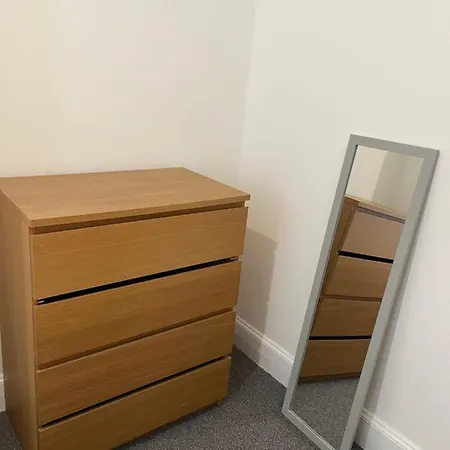 Privatunterkunft In Gloucester Road 4