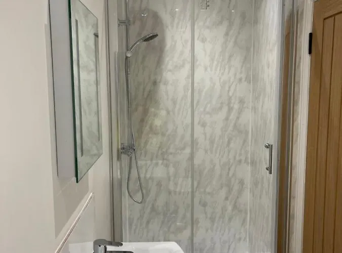 In Gloucester Road 4 *