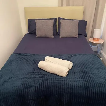 In Gloucester Road 4 * Bristol